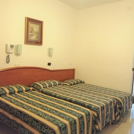 Hotel Villa Linda - Family Hotel - Nuova Costruzione Antisismica リッチョーネ エクステリア 写真