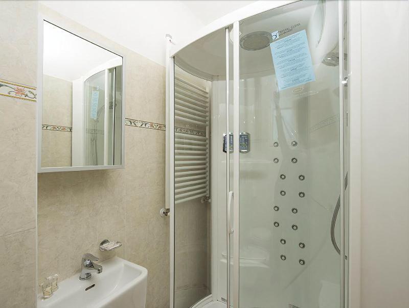 Hotel Villa Linda - Family Hotel - Nuova Costruzione Antisismica リッチョーネ エクステリア 写真