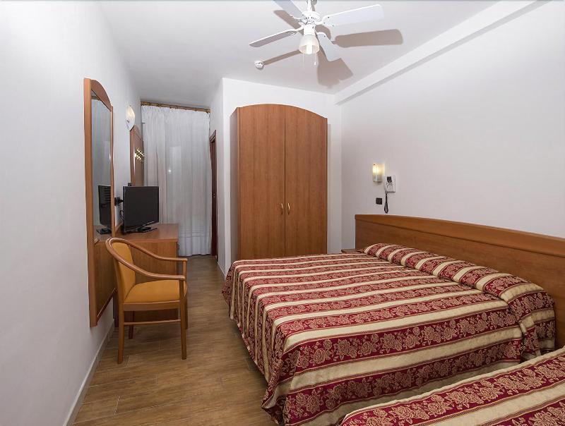 Hotel Villa Linda - Family Hotel - Nuova Costruzione Antisismica リッチョーネ エクステリア 写真