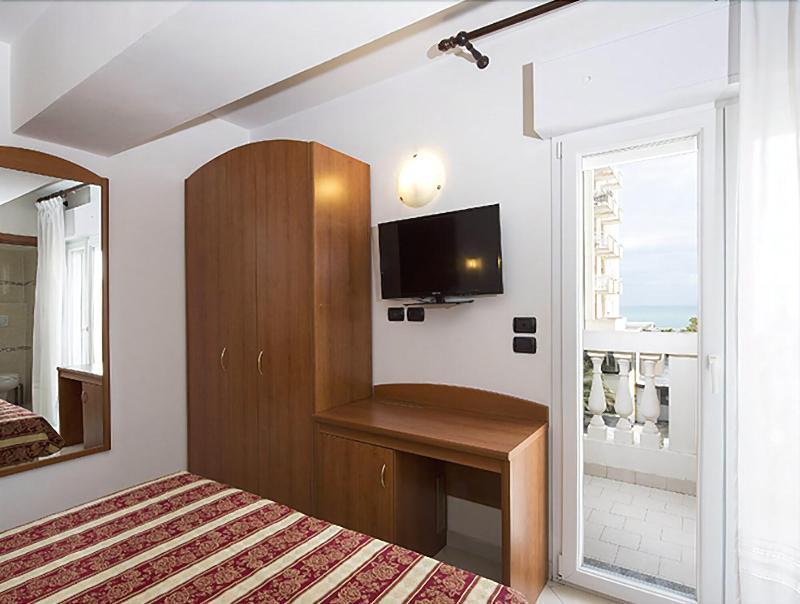 Hotel Villa Linda - Family Hotel - Nuova Costruzione Antisismica リッチョーネ エクステリア 写真