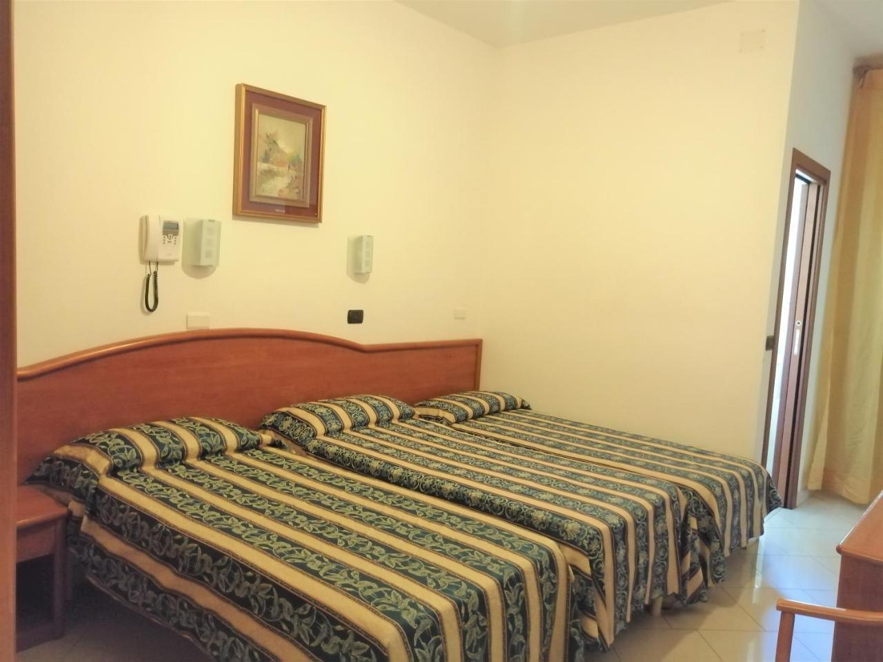 Hotel Villa Linda - Family Hotel - Nuova Costruzione Antisismica リッチョーネ エクステリア 写真