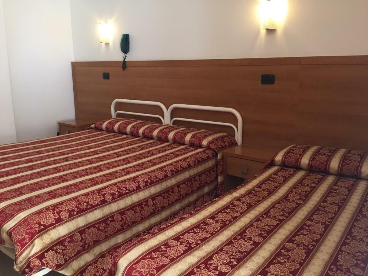 Hotel Villa Linda - Family Hotel - Nuova Costruzione Antisismica リッチョーネ エクステリア 写真