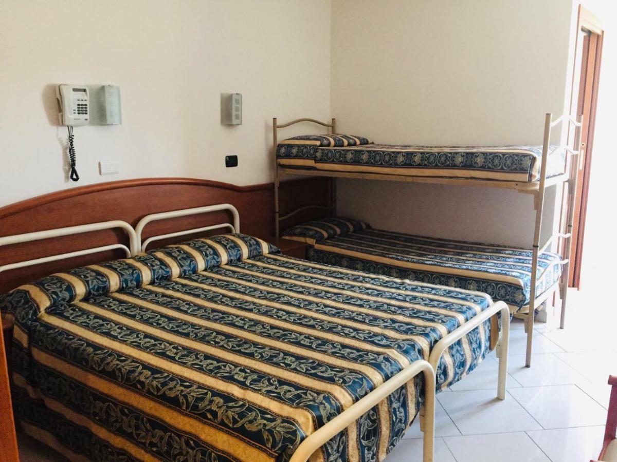 Hotel Villa Linda - Family Hotel - Nuova Costruzione Antisismica リッチョーネ エクステリア 写真