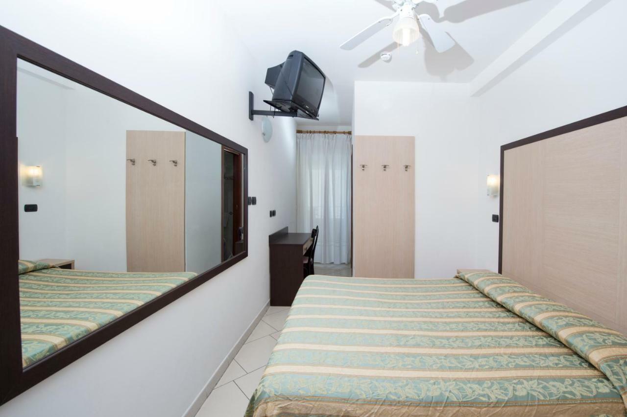 Hotel Villa Linda - Family Hotel - Nuova Costruzione Antisismica リッチョーネ エクステリア 写真