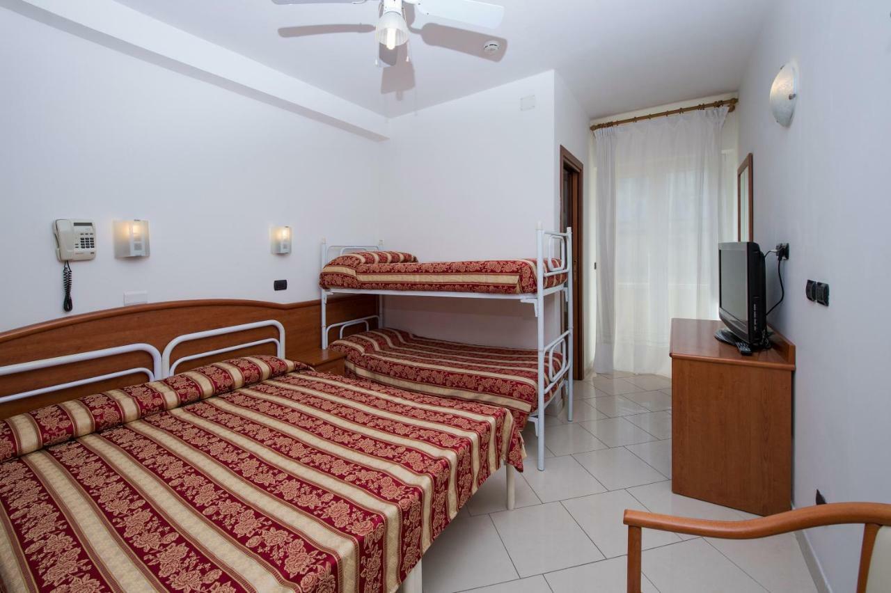 Hotel Villa Linda - Family Hotel - Nuova Costruzione Antisismica リッチョーネ エクステリア 写真